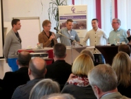 <br /><strong>Qualifizierungsbeispiele aus der Praxis </strong><br />(v.l.n.r.): Eugen Bragin, Sabine Moche, Daniel Spinneker, Alexander Tissen und Thomas Antons</strong><br /><br /><br />